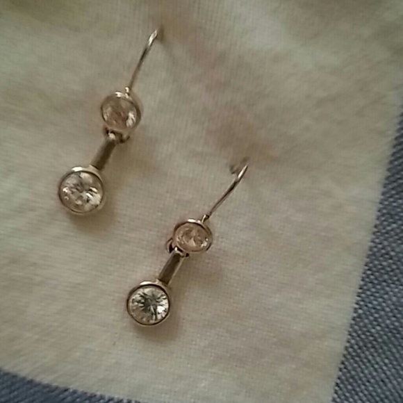 Faux diamond dangle earrings - Picture 3 of 4